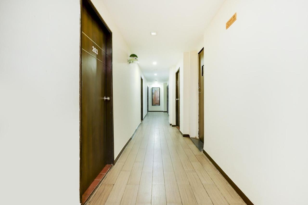 Oyo Hotel Dash Vadodara Exterior photo