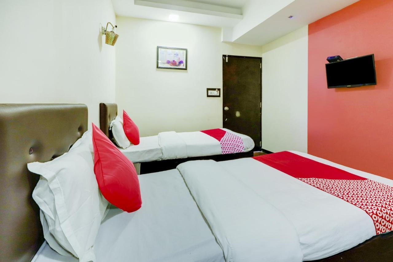 Oyo Hotel Dash Vadodara Exterior photo