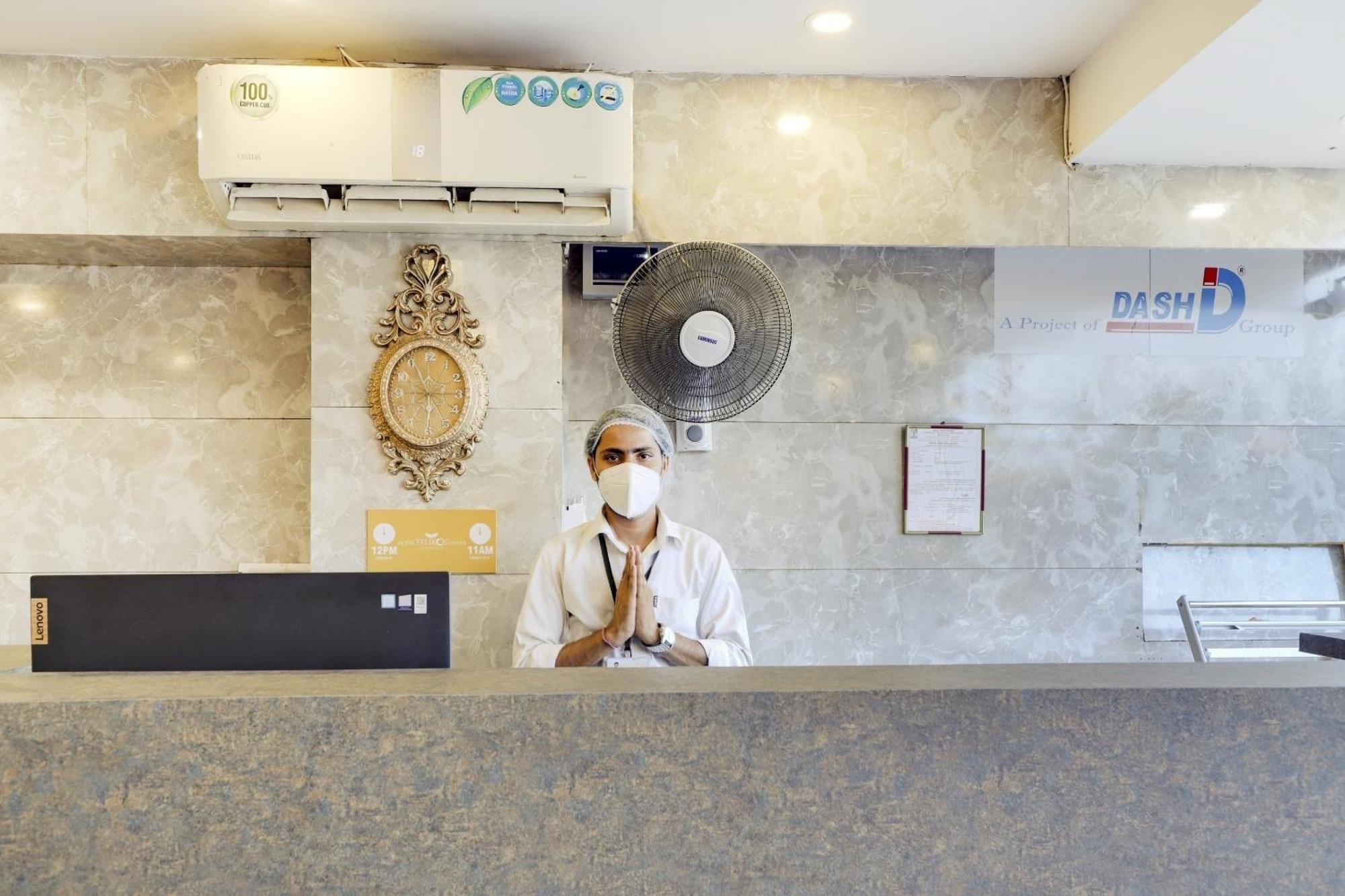 Oyo Hotel Dash Vadodara Exterior photo